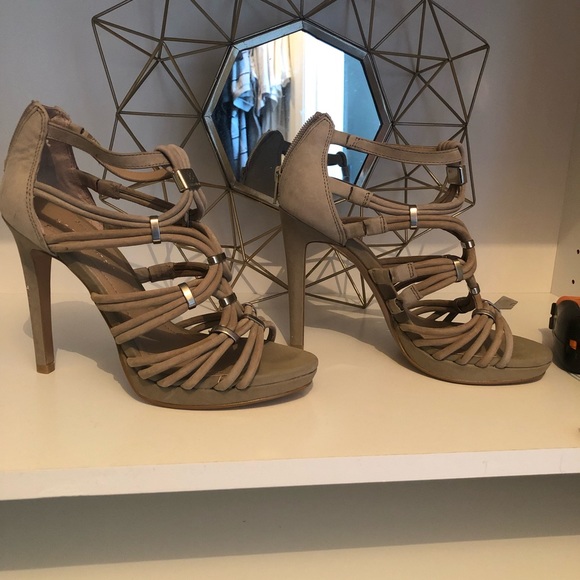 BCBG sandals- Please read description - Picture 5 of 7